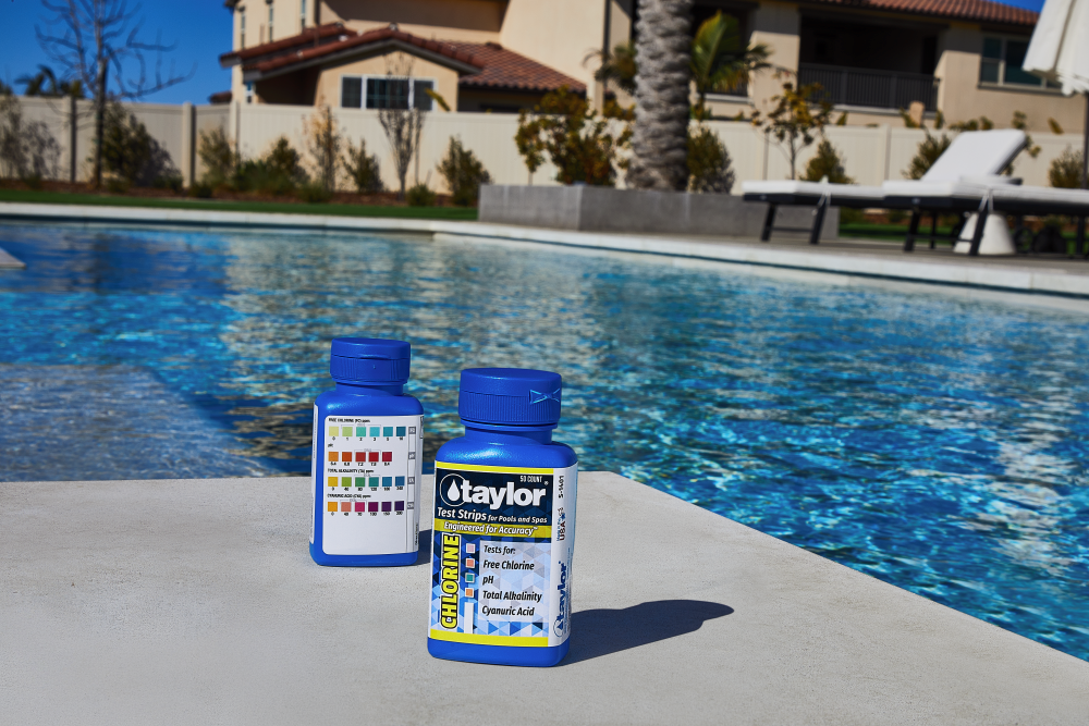 Chlorine Test Strips for Pools & Spas