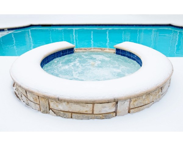 How Cold Temperatures Affect Your Pool/Spa Water