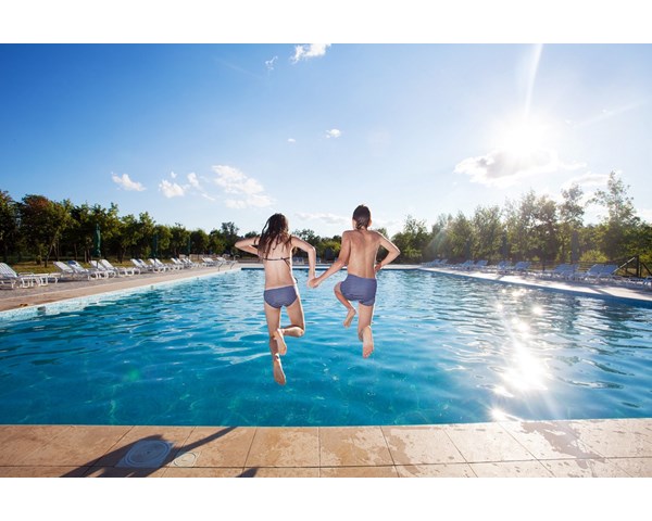 Sanitized Pool/Spa Water Makes Everyone Happy